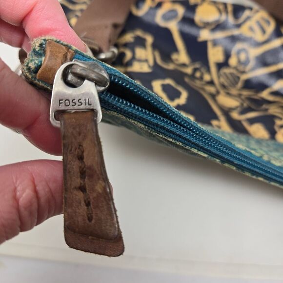FOSSIL Key Per Crossbody Shoulder Bag Coated Canvas Adjustable Strap Y2K - Picture 9 of 16